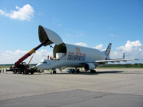 Beluga prepares to unload